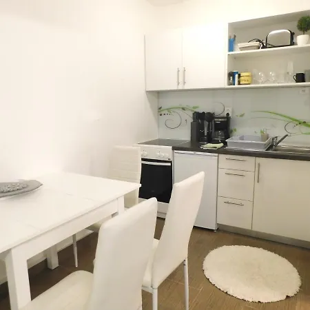 Modern Center Studio Under The Castle - Free Parking Lubiana