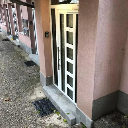 Modern Center Studio Under The Castle - Free Parking 아파트