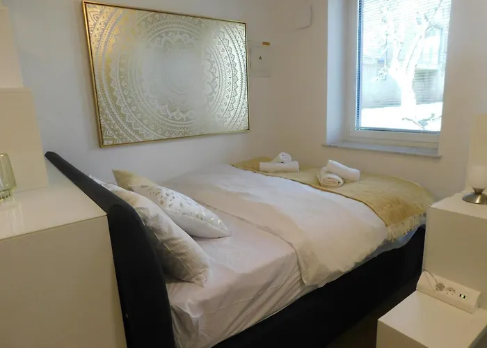 Modern Center Studio Under The Castle - Free Parking Apartma *