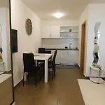Modern Center Studio Under The Castle - Free Parking Appartement