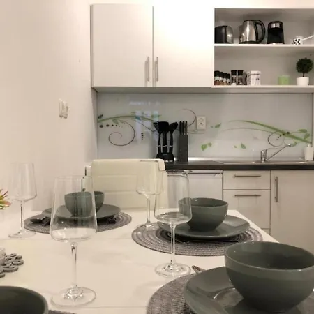 Modern Center Studio Under The Castle - Free Parking